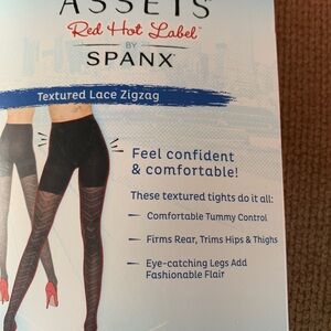 Assets Red Hot Label by Spanx Textured Lace Zig Zag Size 4D